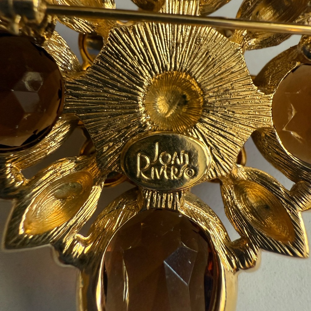 Joan Rivers Gold and Amber Brooch - Picture 6 of 7